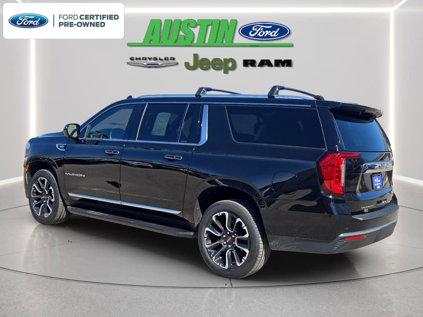 Used 2023 GMC Yukon XL SLT AWD/4WD image 11