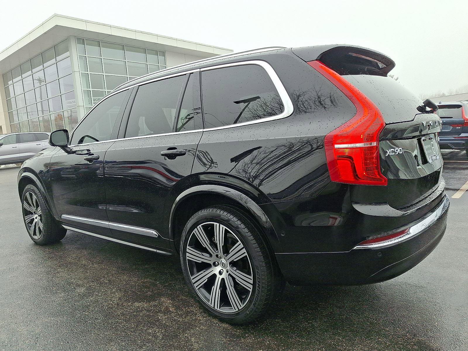 Certified 2023 Volvo XC90 B6 Ultimate w/ Protection Package AWD/4WD image 4