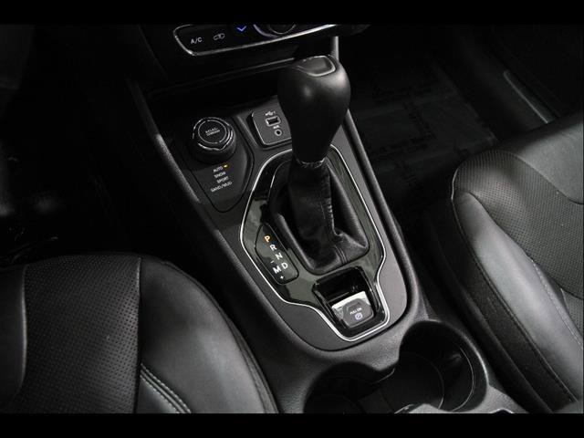 Used 2020 Jeep Cherokee Limited AWD/4WD image 15