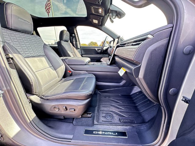 Used 2026 GMC Sierra EV Denali AWD/4WD image 28