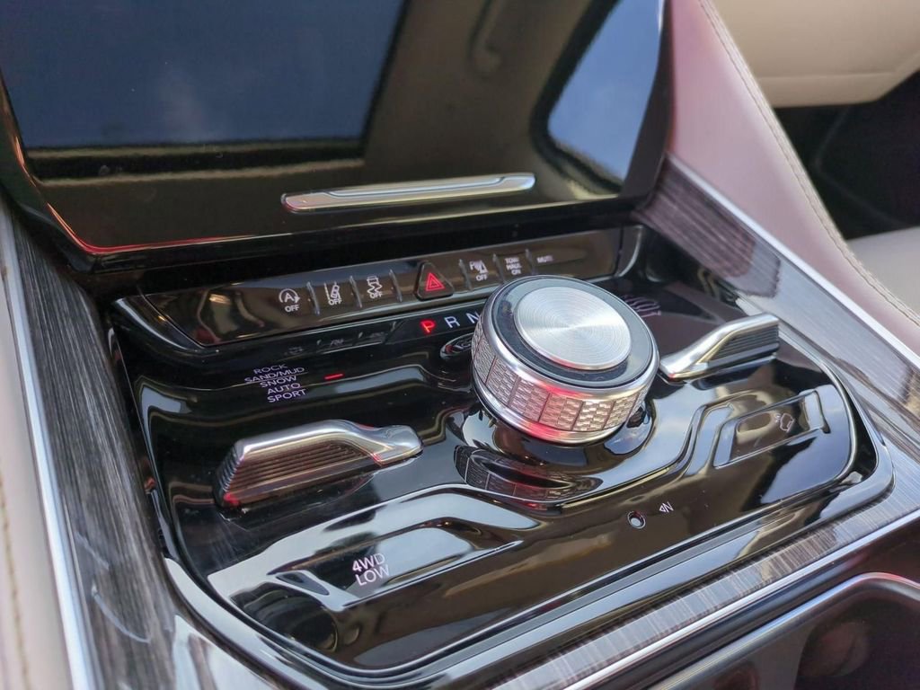 Used 2022 Jeep Wagoneer Series III w/ Premium Group I image 23