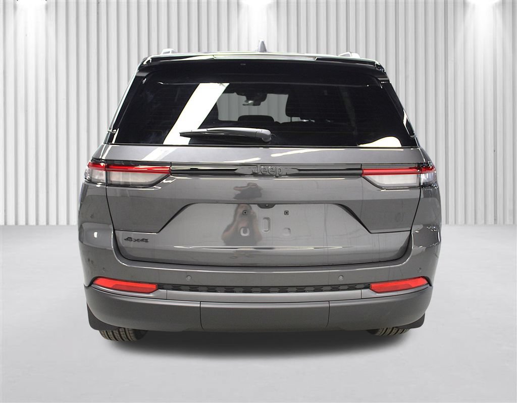 New 2026 Jeep Grand Cherokee Altitude AWD/4WD image 4