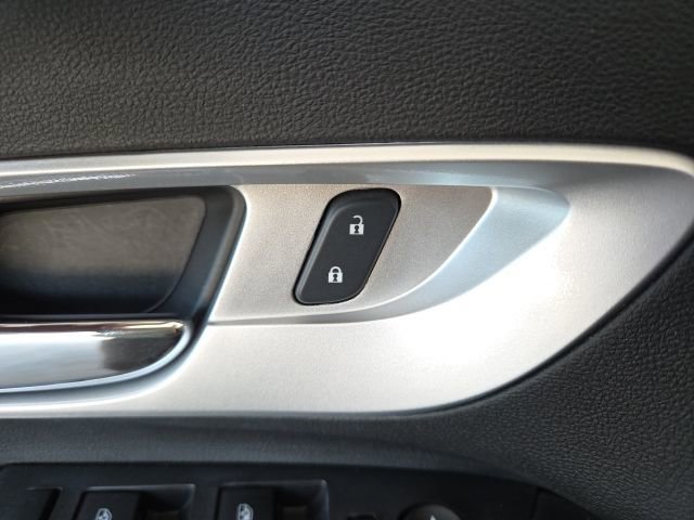 Used 2017 Chevrolet Equinox LT image 47