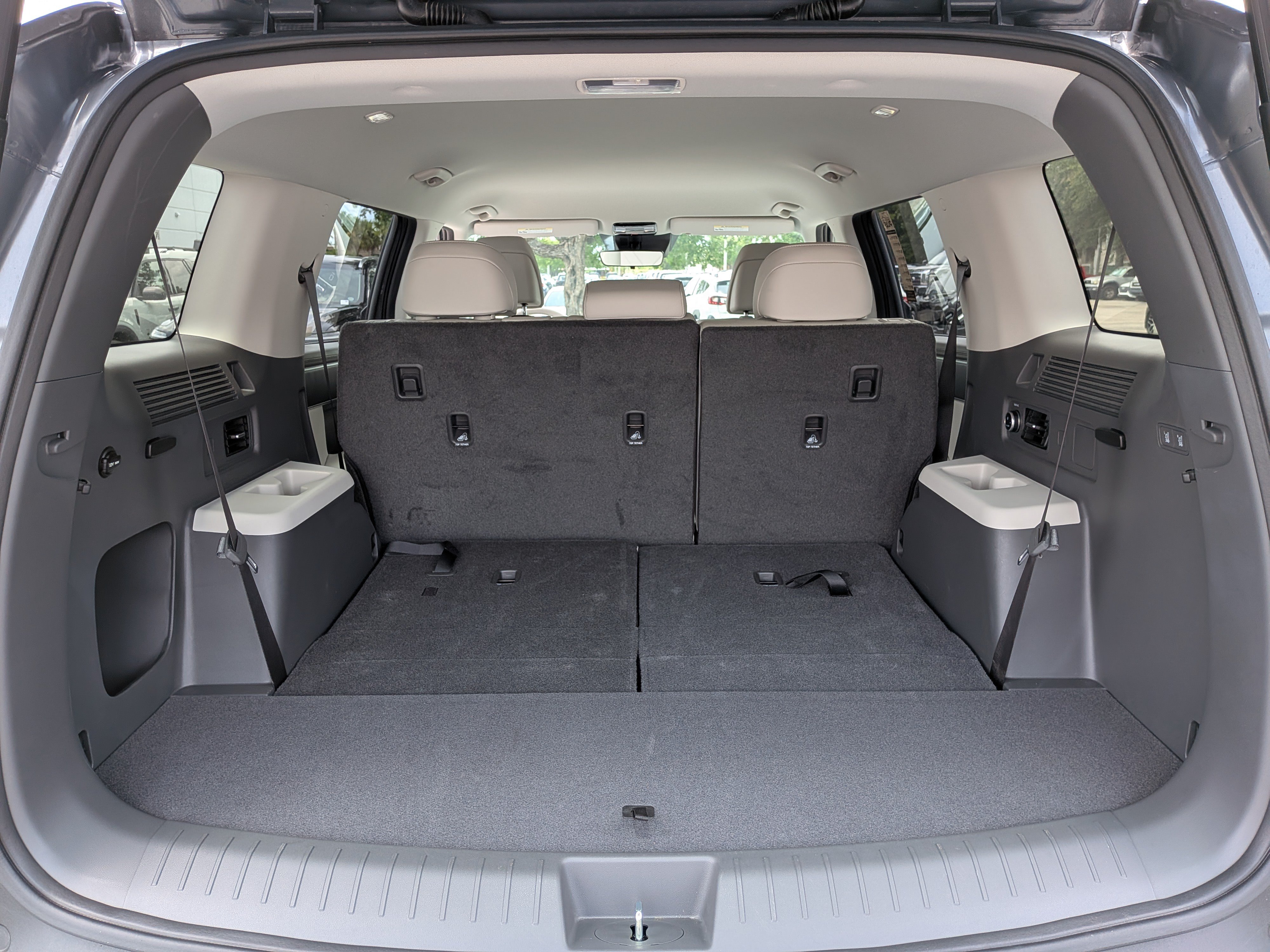 Used 2025 Hyundai Santa Fe SEL FWD image 13