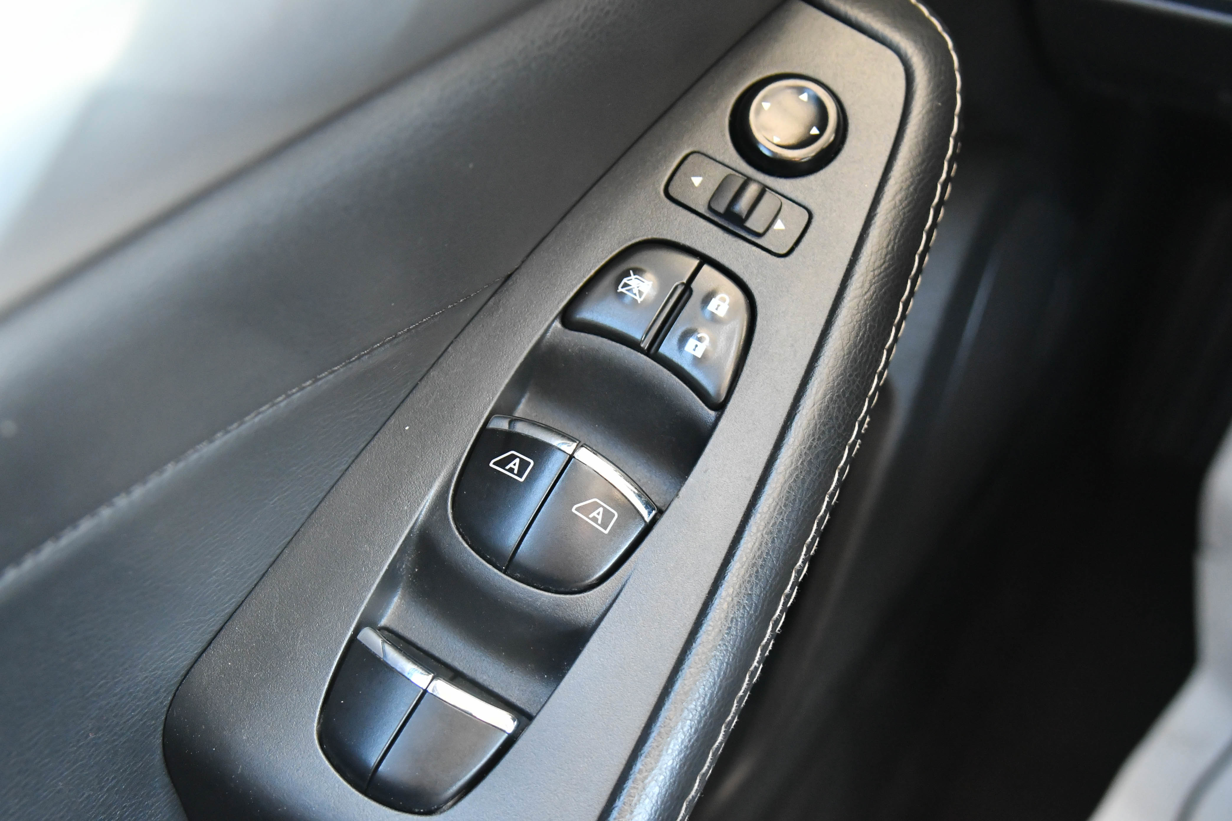 Used 2023 Nissan Maxima SV w/ Floor Mat Group image 32