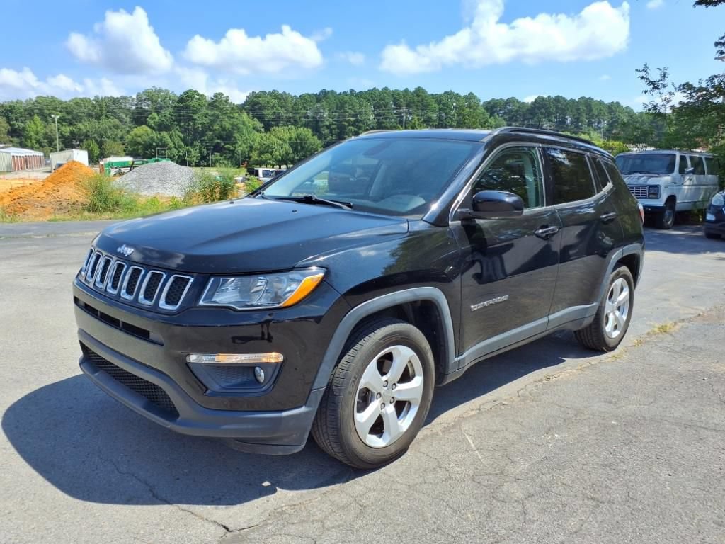 Used 2017 Jeep Compass Latitude FWD image 1