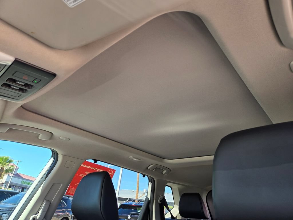 Certified 2023 Nissan Rogue SV w/ SV Premium B Package FWD image 11