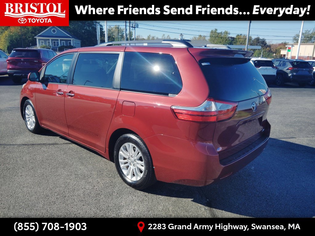 Used 2015 Toyota Sienna XLE FWD image 5