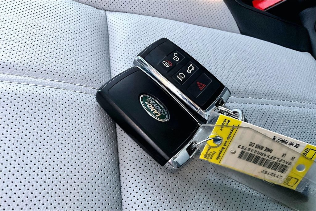Certified 2024 Land Rover Range Rover Evoque Dynamic SE AWD/4WD image 33