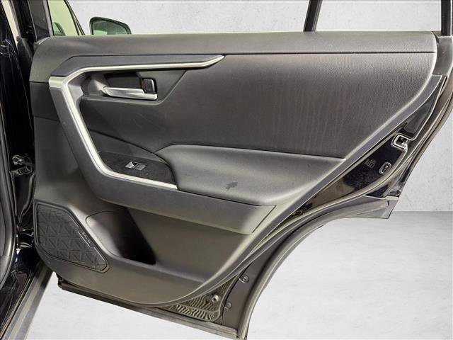 Used 2025 Toyota RAV4 XLE FWD image 16