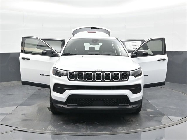 Used 2025 Jeep Compass Sport image 47