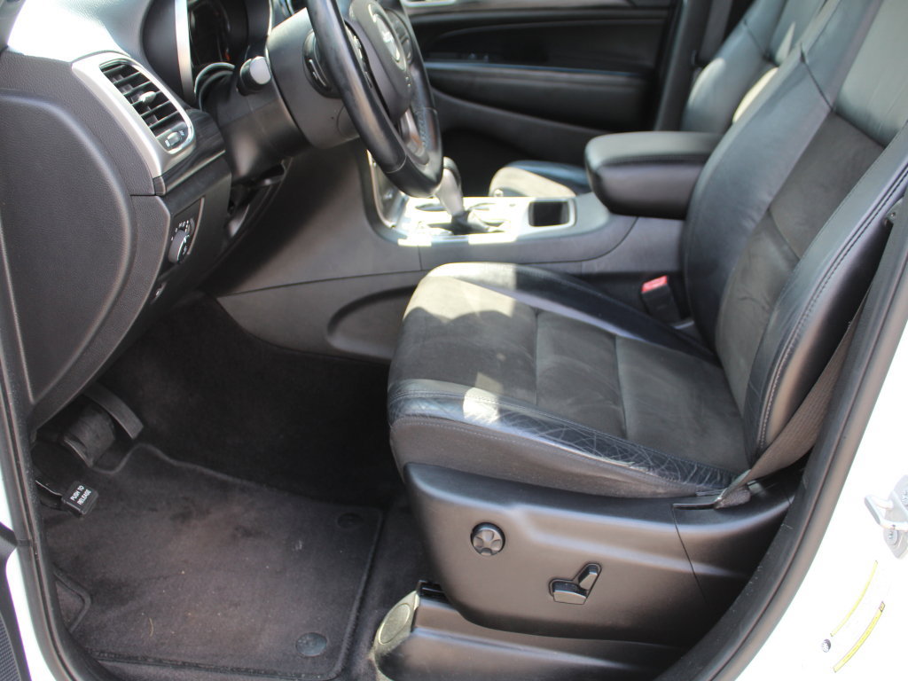 Used 2019 Jeep Grand Cherokee Altitude AWD/4WD image 9