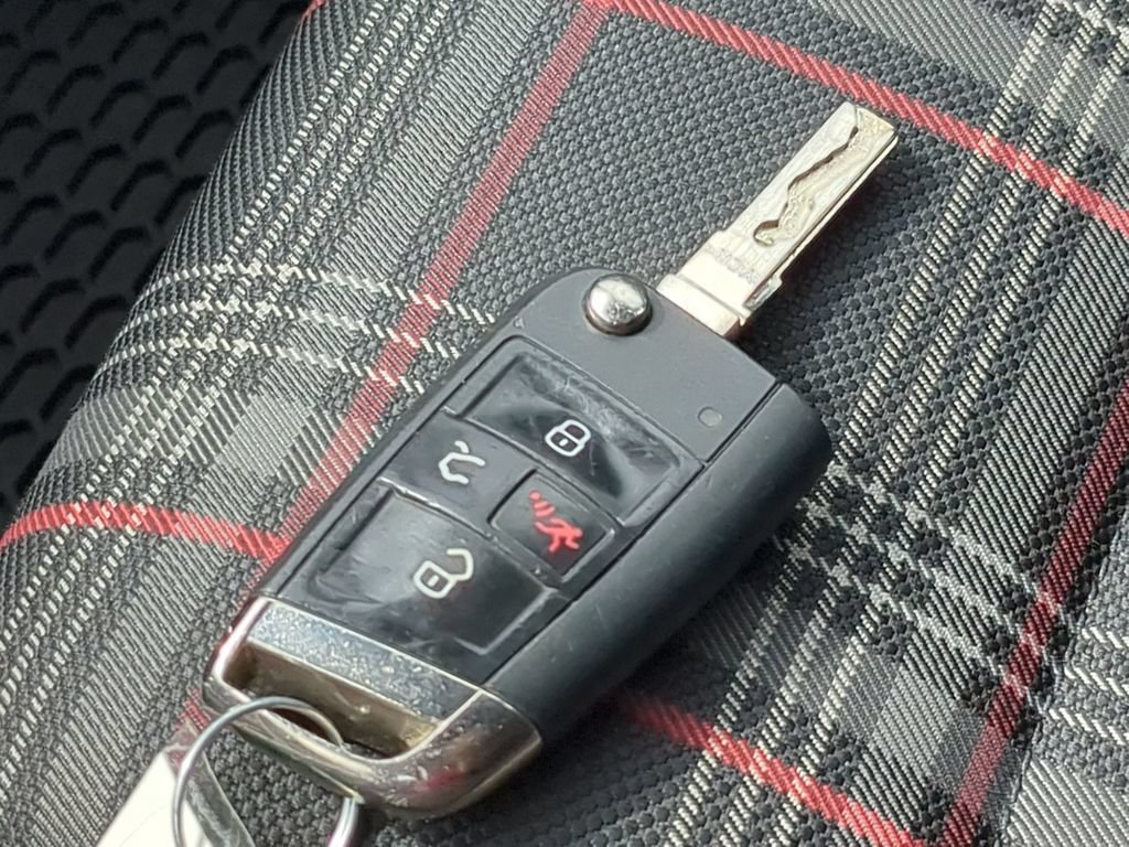 Used 2015 Volkswagen GTI S FWD image 36