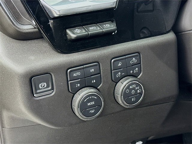 Used 2025 Chevrolet Silverado 1500 High Country w/ Technology Package image 10