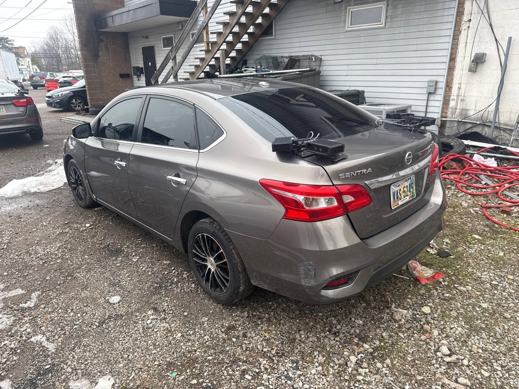 Used 2016 Nissan Sentra SV image 3