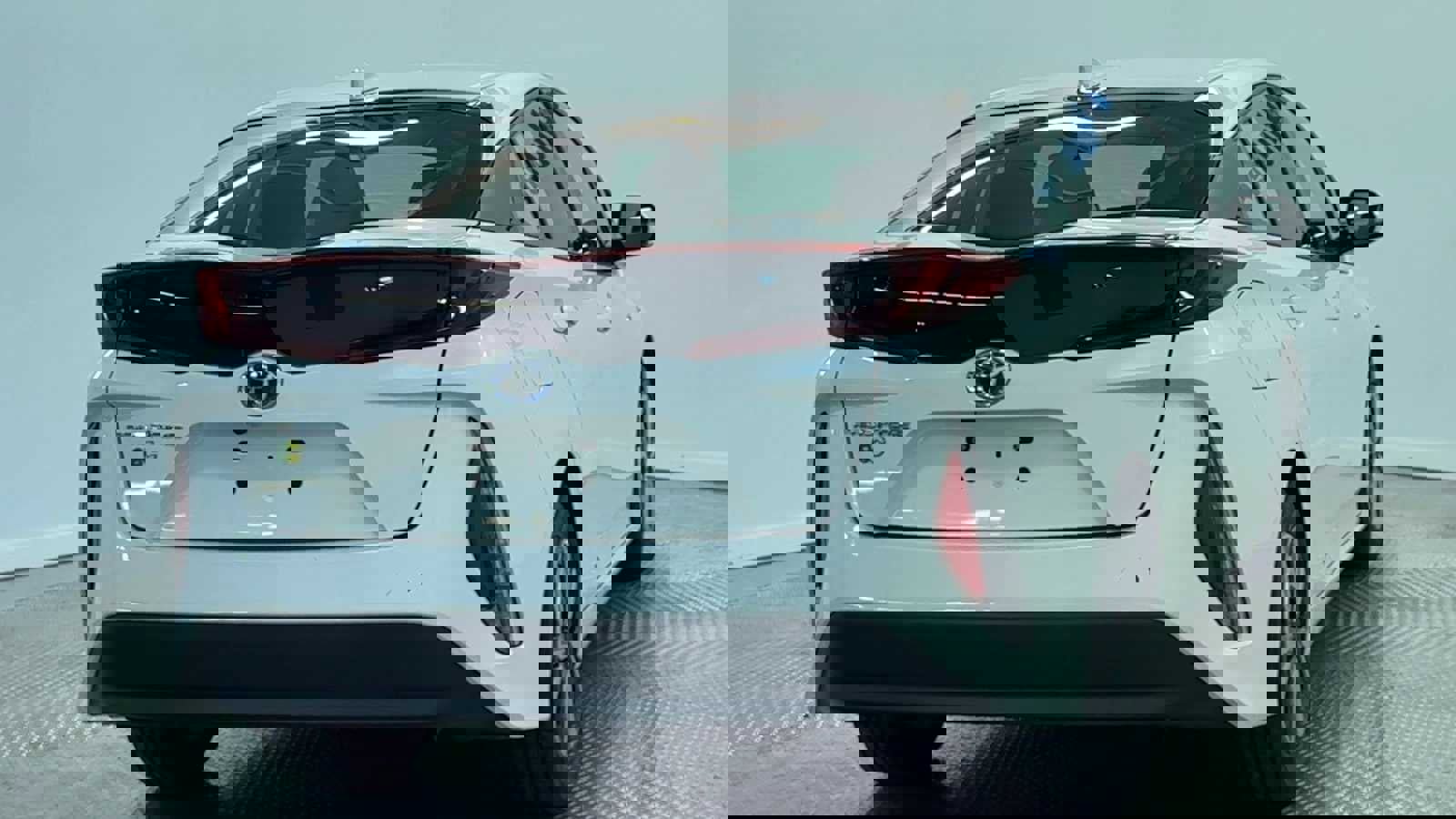 Used 2018 Toyota Prius Prime Premium image 8