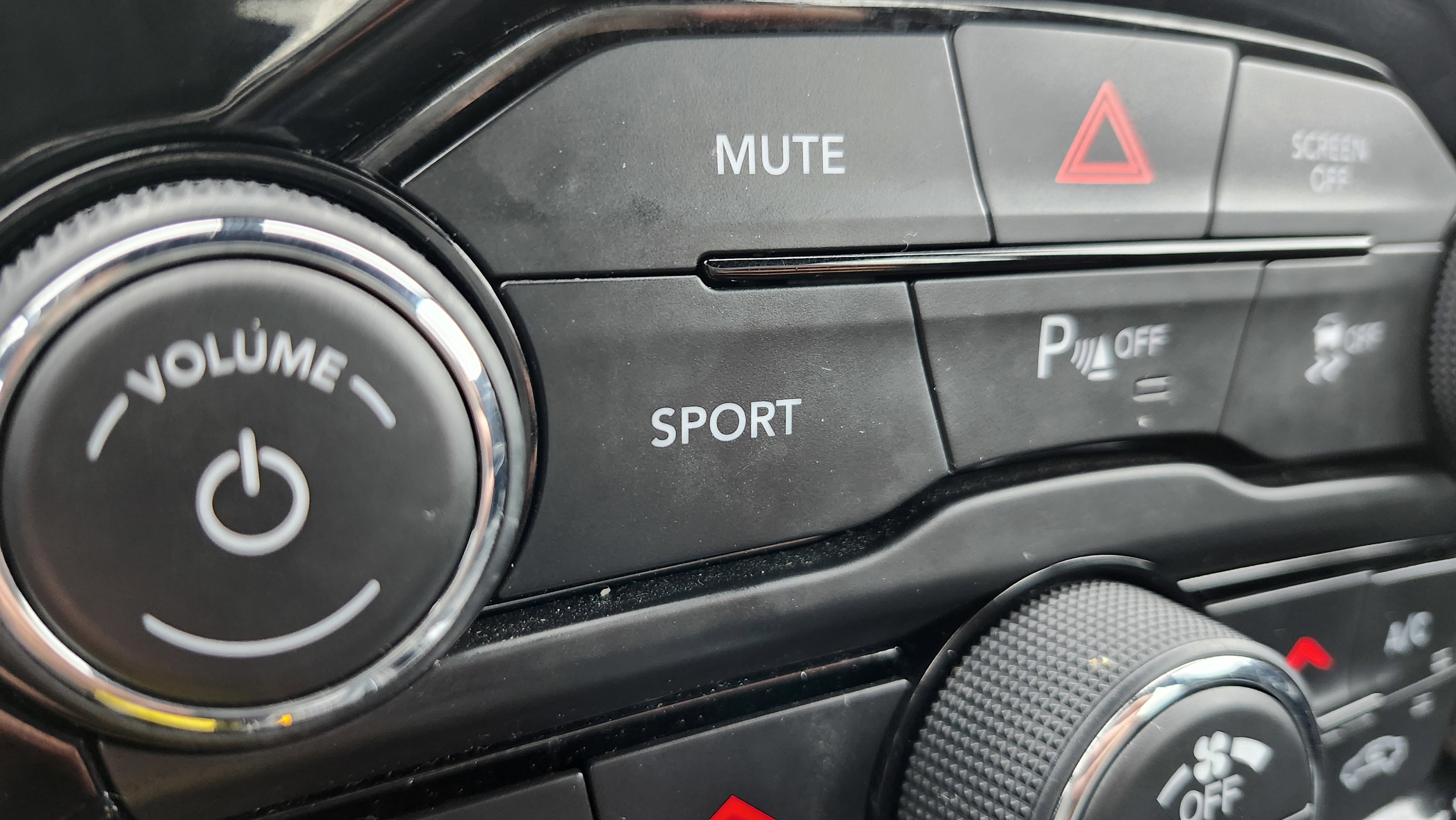 Used 2023 Chrysler 300 S image 10