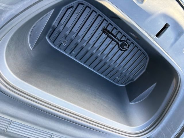 Used 2021 Tesla Model Y Long Range image 28