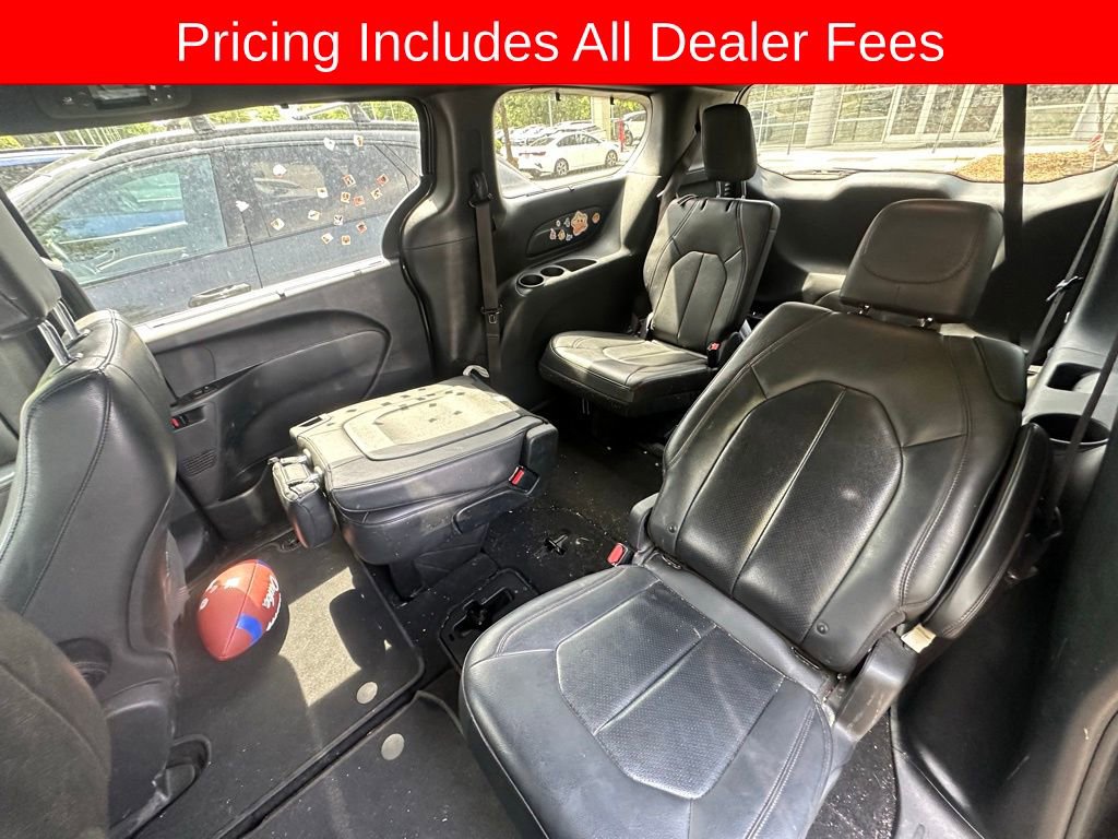 Used 2020 Chrysler Pacifica Touring-L FWD image 5