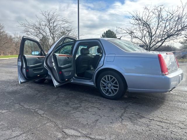 Used 2006 Cadillac DTS w/ Sun And Sound Package image 24