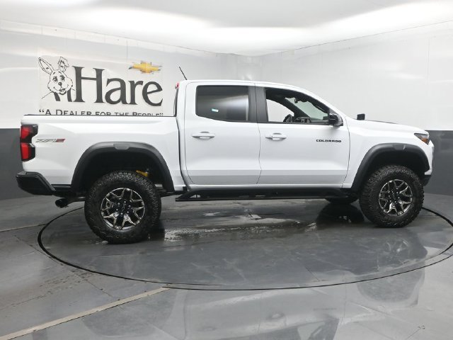 New 2026 Chevrolet Colorado ZR2 w/ Technology Package AWD/4WD image 15