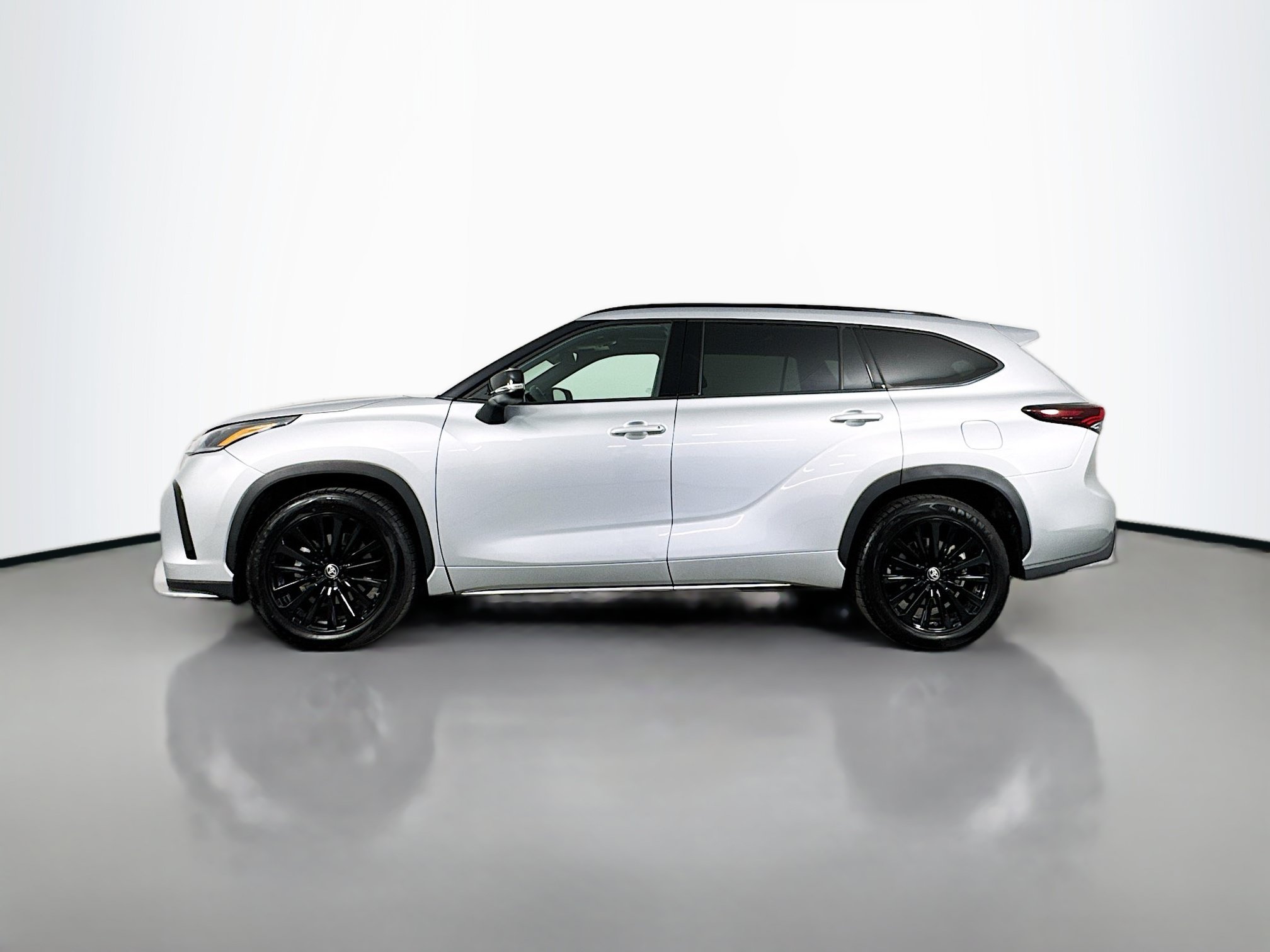 Certified 2025 Toyota Highlander XSE AWD/4WD image 4
