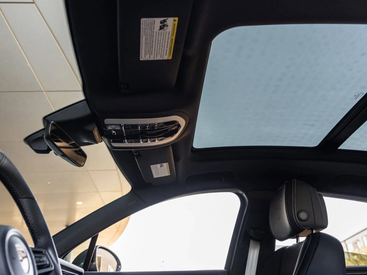 New 2026 Porsche Macan Turbo image 74