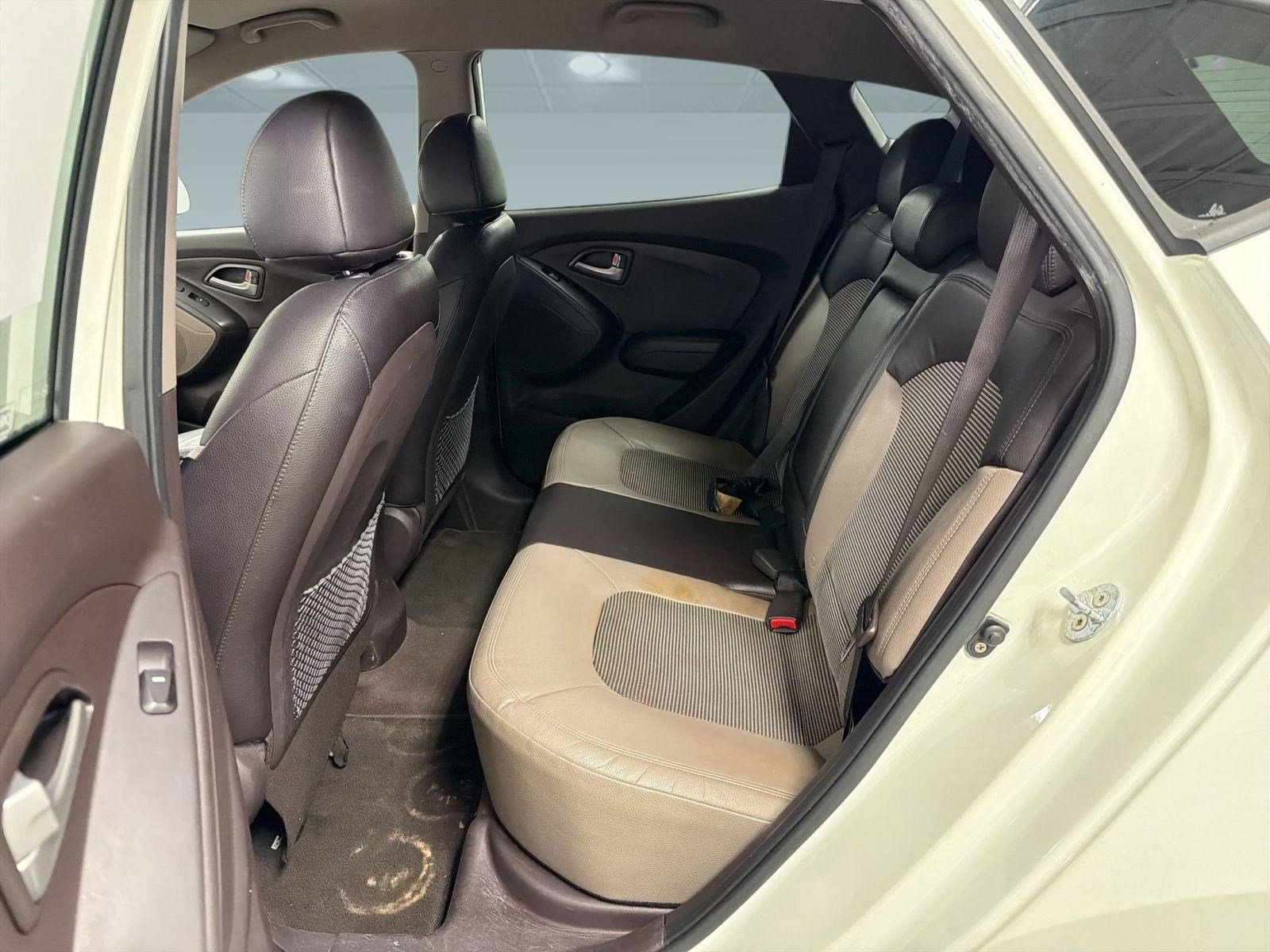 Used 2011 Hyundai Tucson GLS image 13