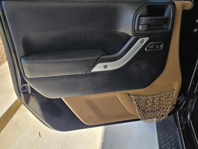 Used 2014 Jeep Wrangler Unlimited Sahara AWD/4WD image 29