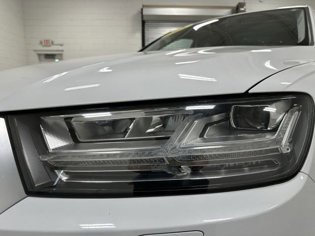 Used 2018 Audi Q7 3.0T Premium Plus w/ Premium Plus Package AWD/4WD image 11