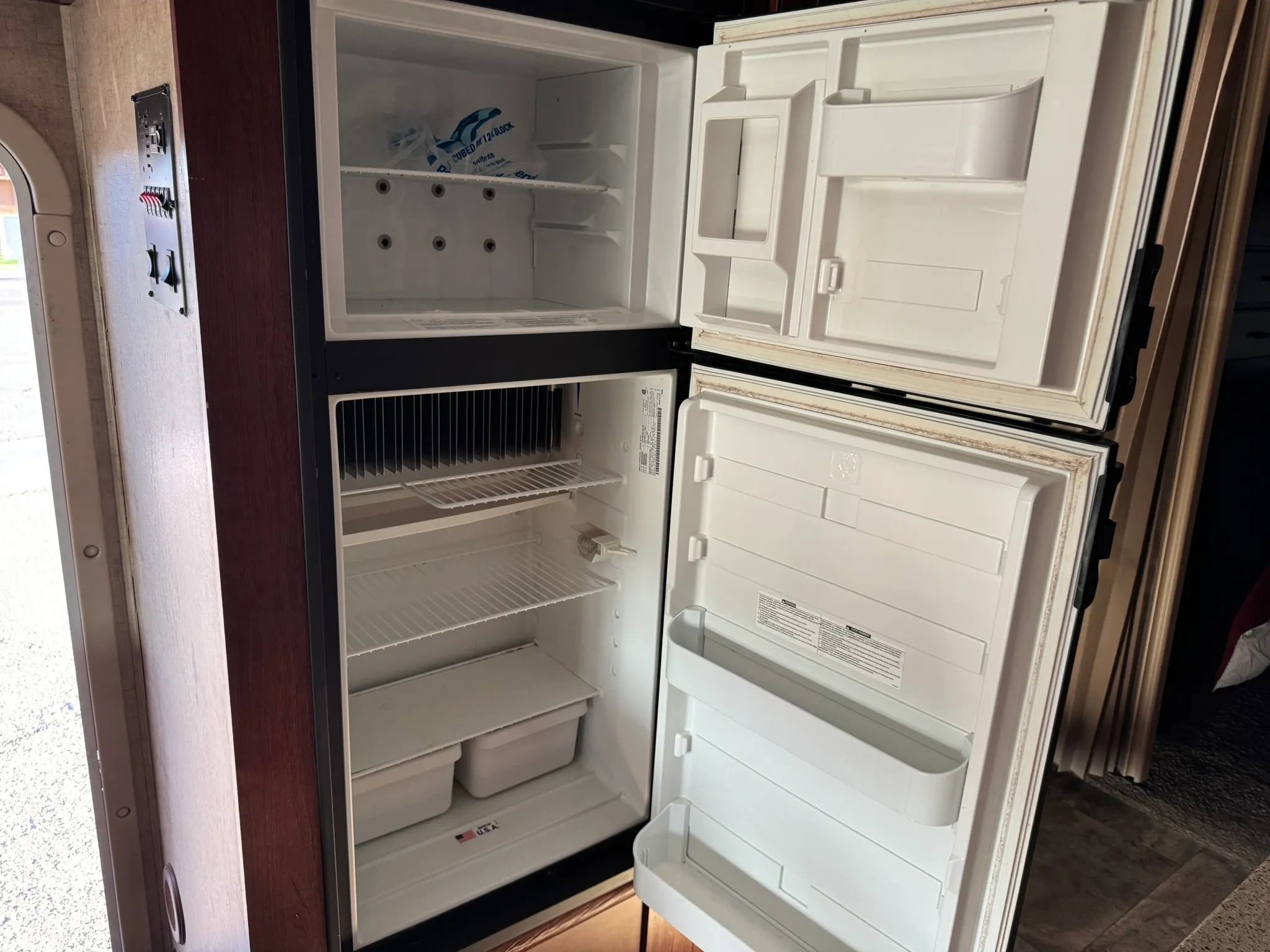 Used 2015 Ford E-450 and Econoline 450 Super Duty w/ Motorhome Prep Package image 50