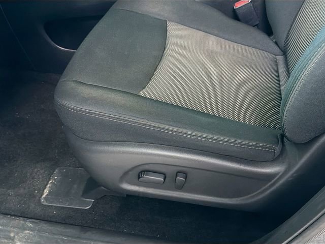 Used 2017 Nissan Pathfinder SV image 18