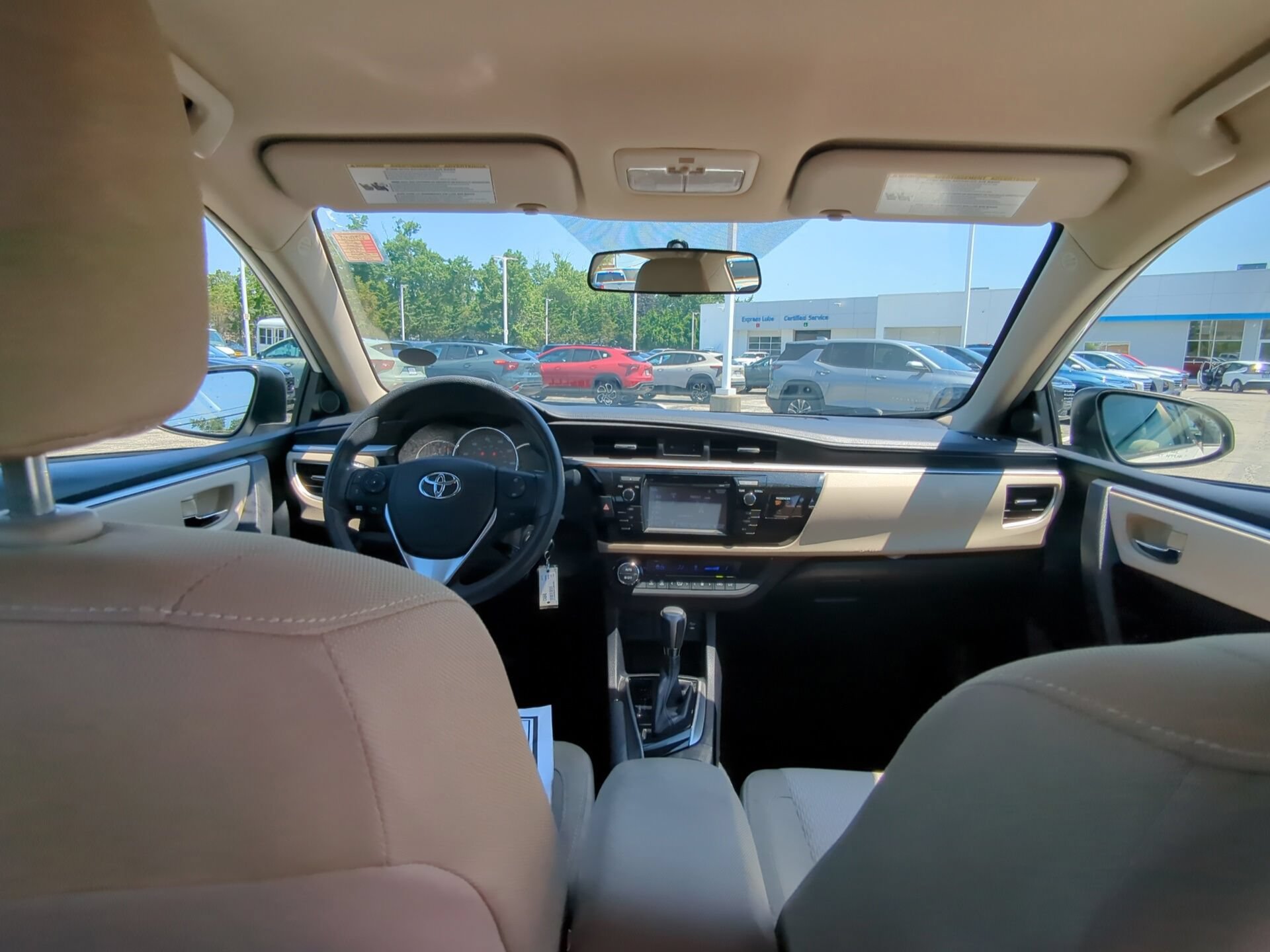 Used 2015 Toyota Corolla LE FWD image 10