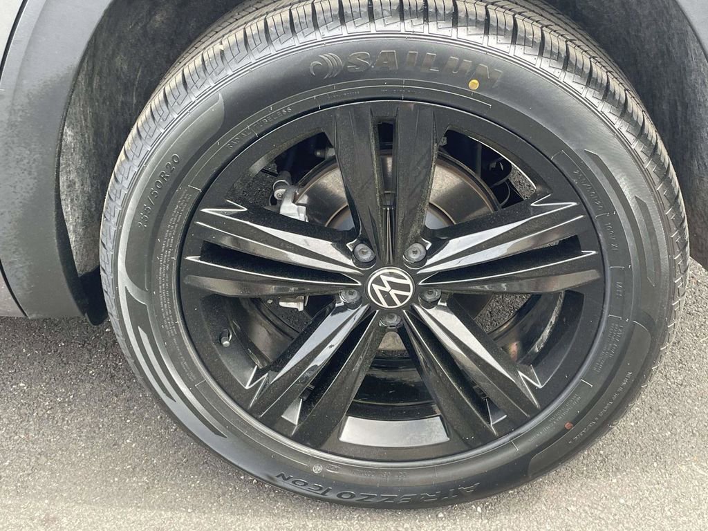 Used 2023 Volkswagen Atlas SEL R-Line AWD/4WD image 7