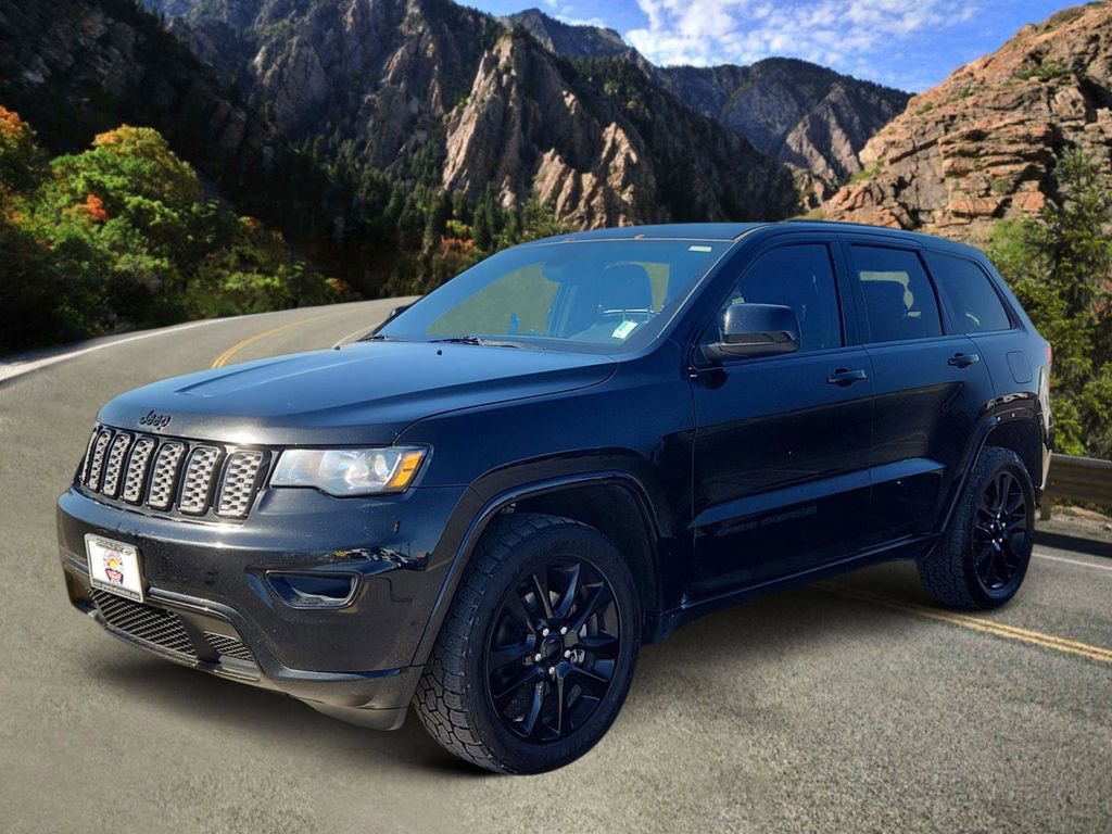 Used 2017 Jeep Grand Cherokee Altitude image 5