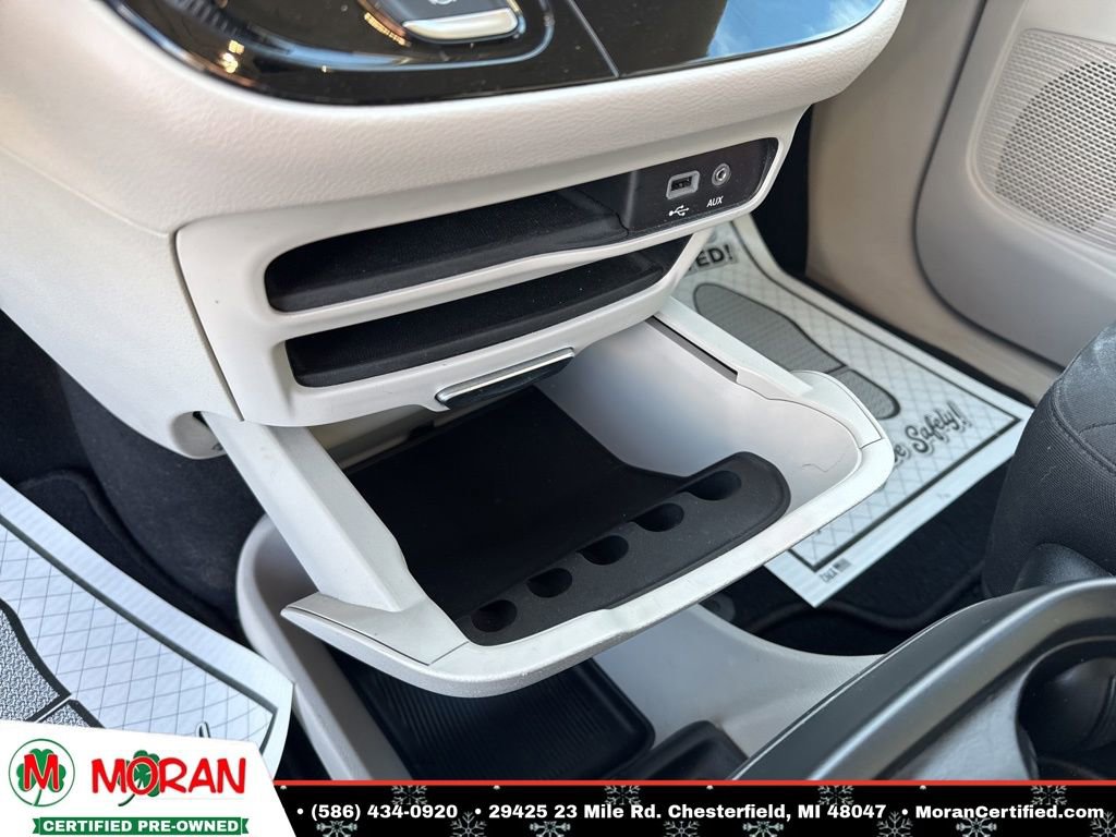 Used 2017 Chrysler Pacifica Touring Plus w/ Tire & Wheel Group image 18