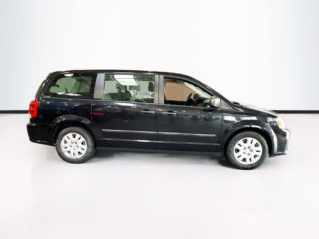 Used 2016 Dodge Grand Caravan American Value Package w/ UConnect Hands-Free Group image 5