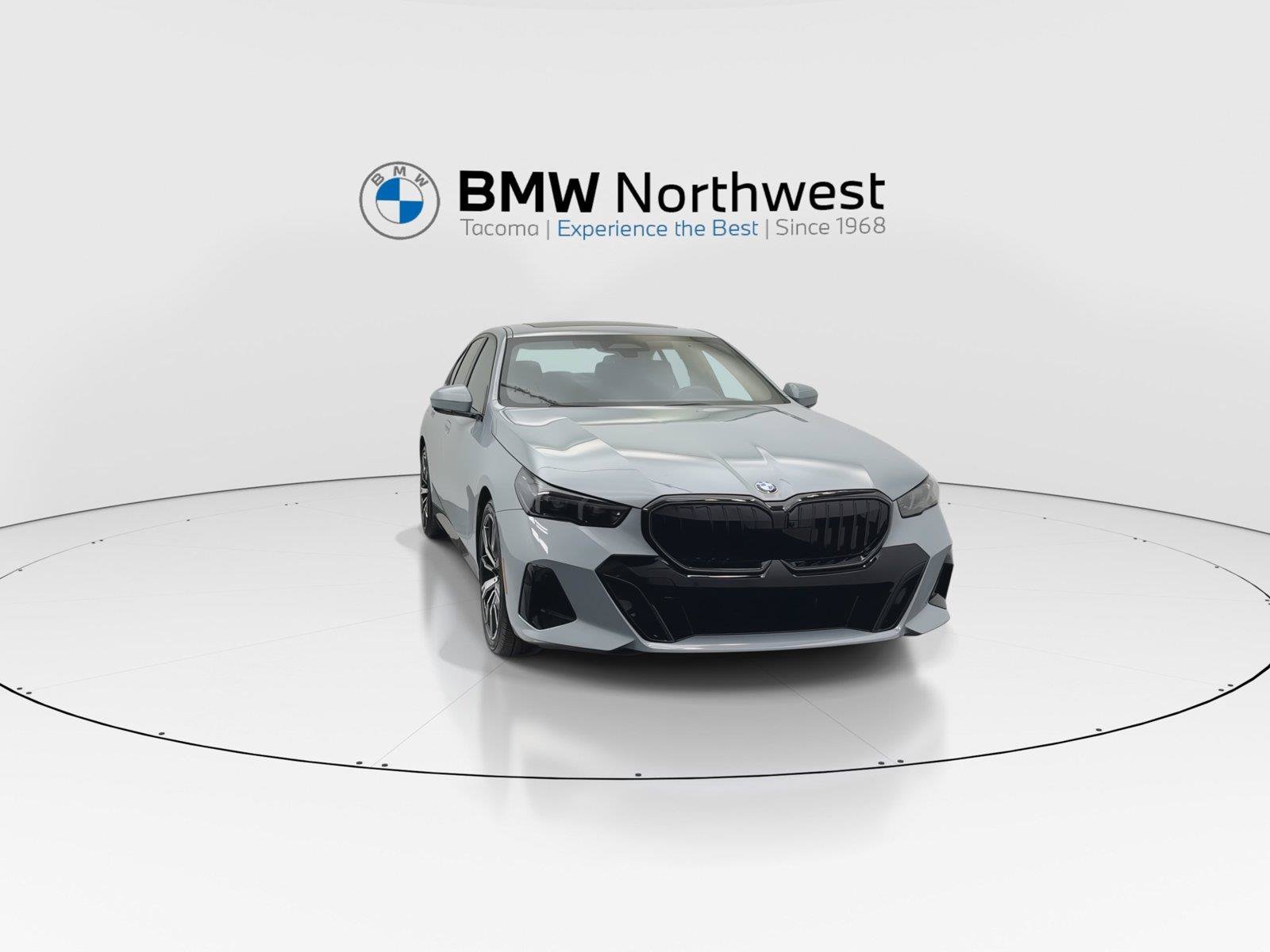 Used 2026 BMW 530i xDrive w/ M Sport Package AWD/4WD image 7