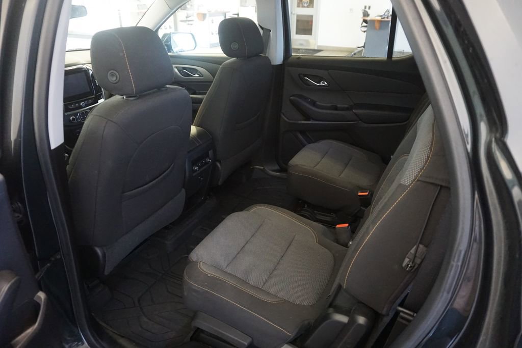 Used 2018 Chevrolet Traverse LT FWD image 21