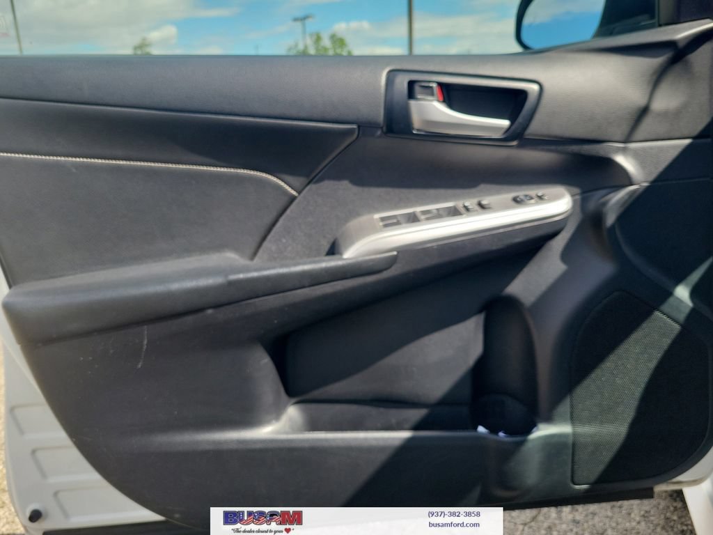 Used 2014 Toyota Camry SE w/ Leather Package FWD image 16