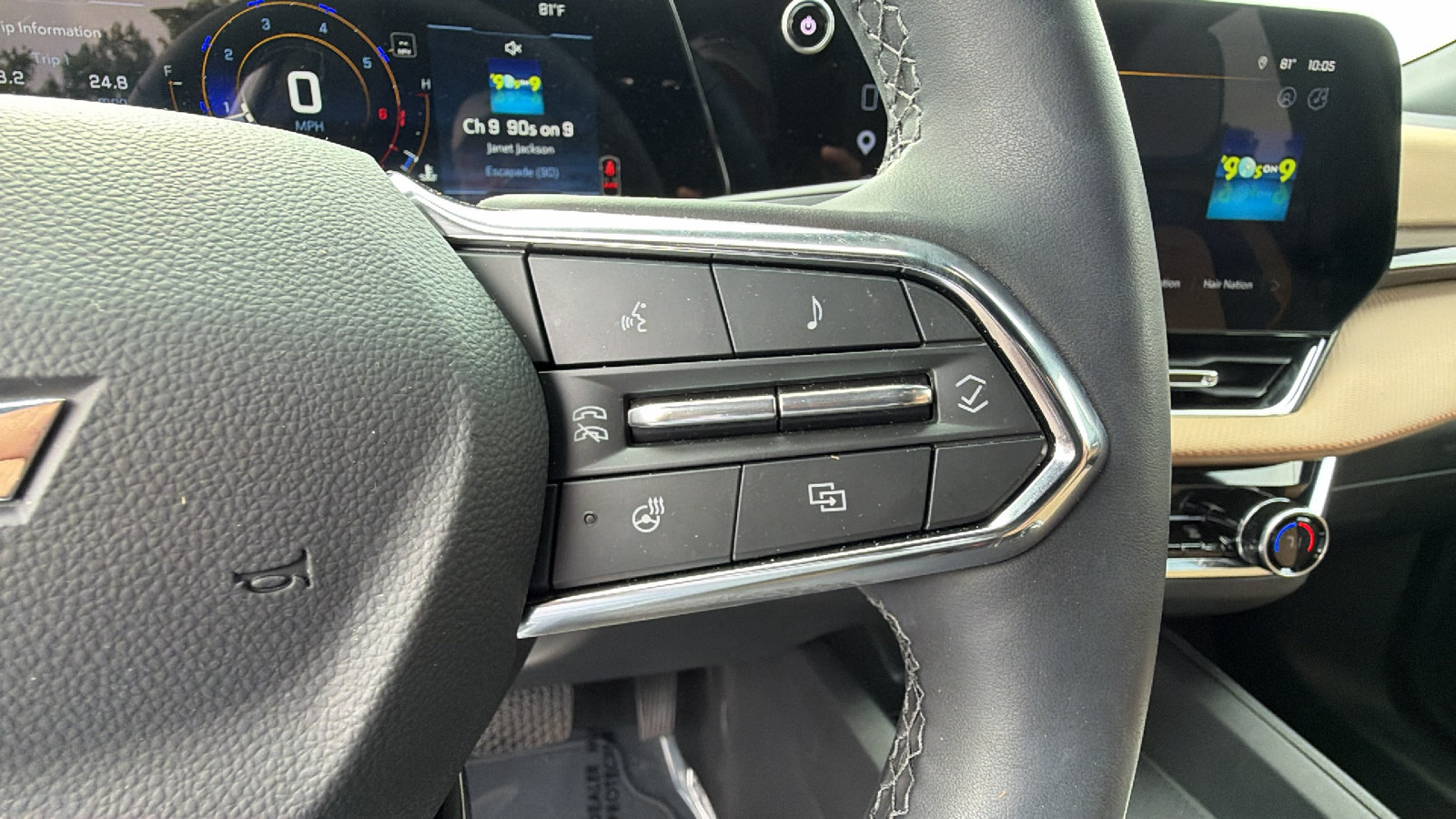 Used 2026 Chevrolet Equinox ACTIV w/ Safety and Technology Package FWD image 28