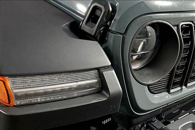 Used 2024 Jeep Gladiator Mojave w/ Technology Group image 30