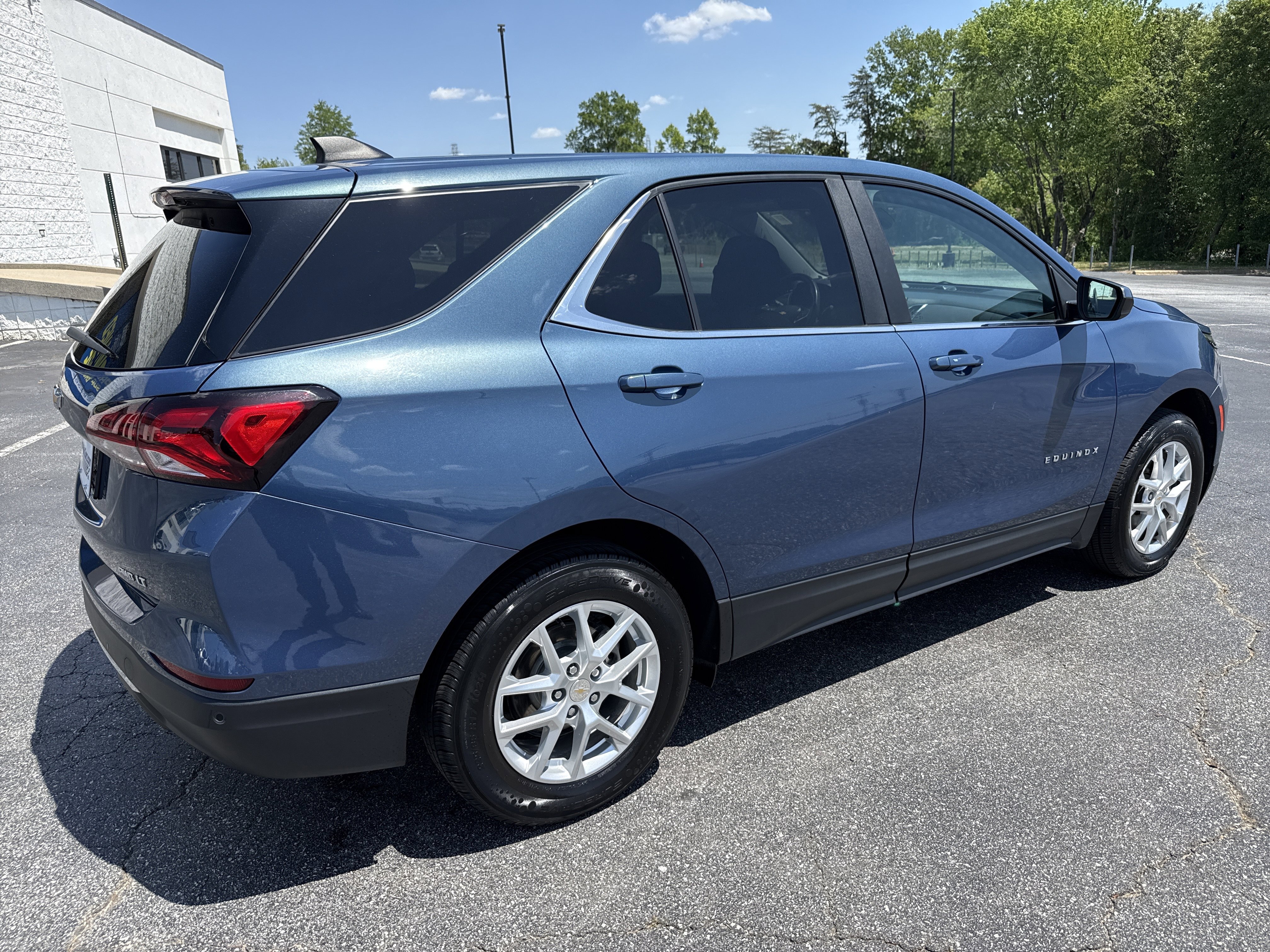 Used 2024 Chevrolet Equinox LT AWD/4WD image 10