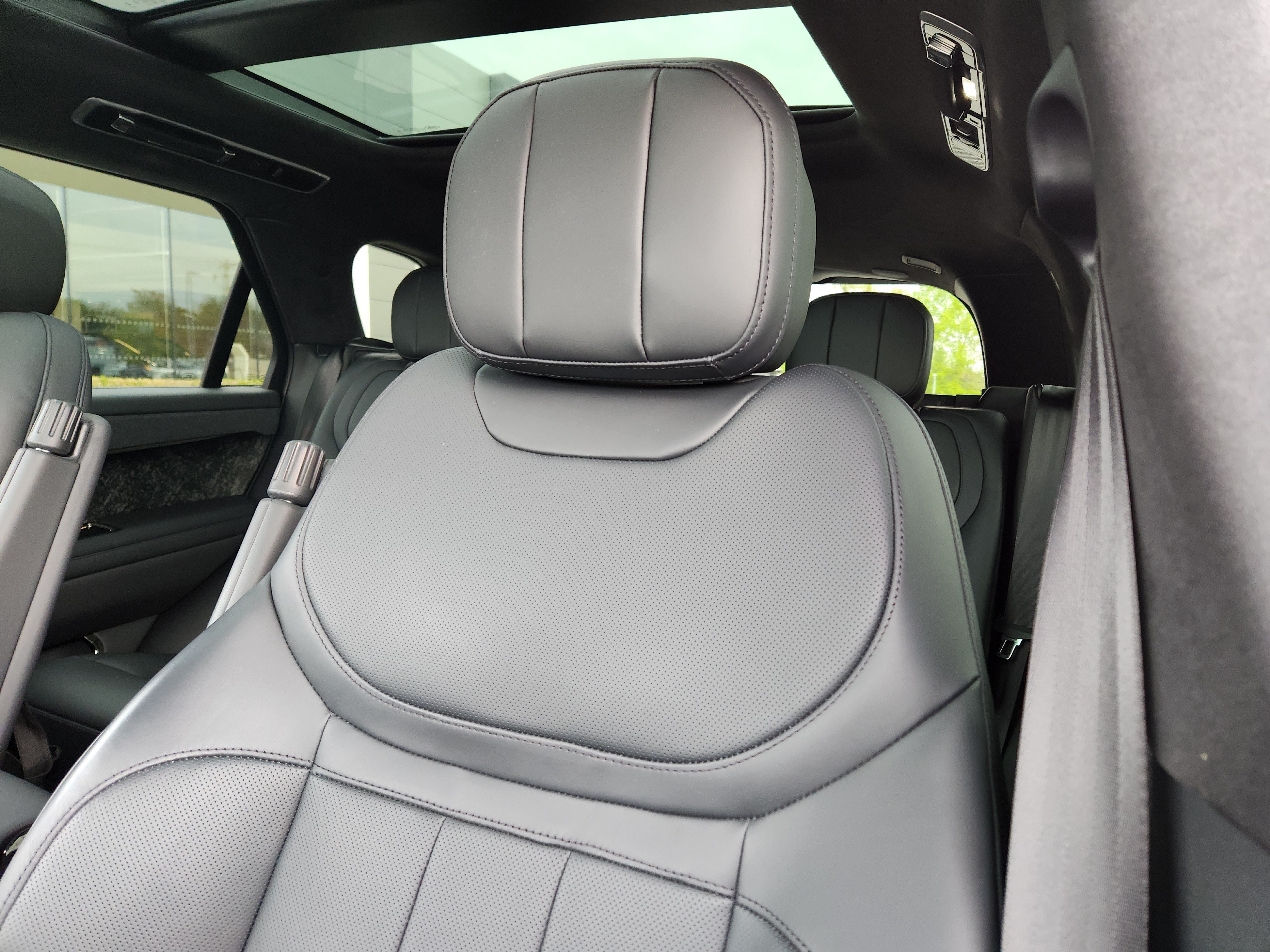 Certified 2023 Land Rover Range Rover Sport First Edition AWD/4WD image 11