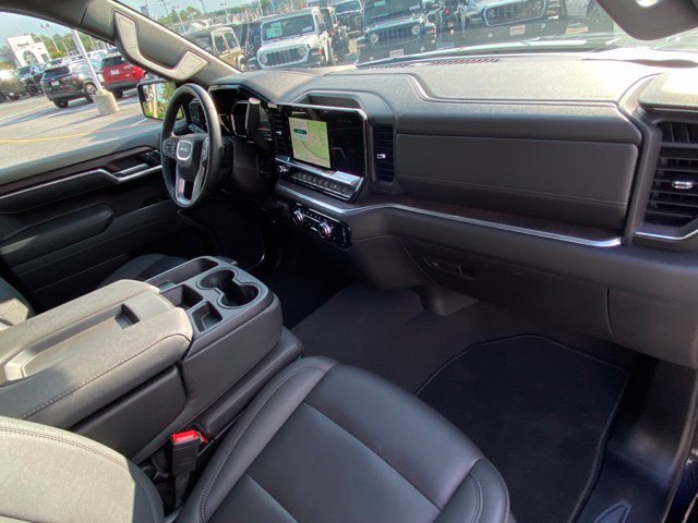 Used 2026 GMC Sierra 1500 SLT AWD/4WD image 24