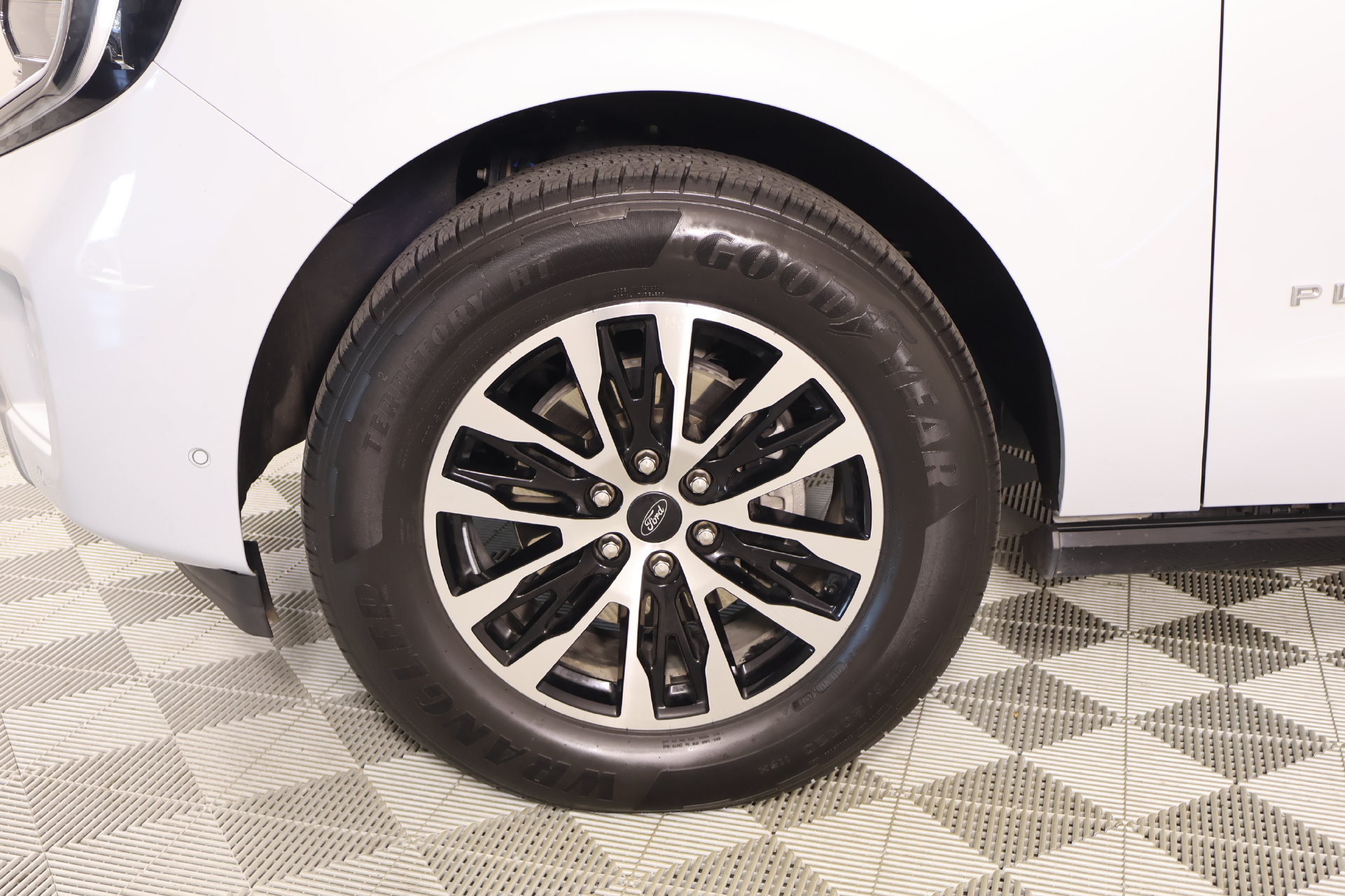 Used 2025 Ford Expedition Platinum AWD/4WD image 20