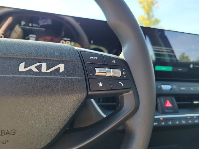 New 2026 Kia K4 FWD image 16