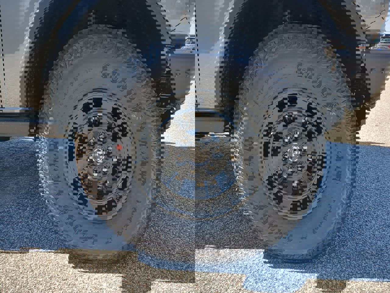 New 2026 Ford Bronco Badlands image 9