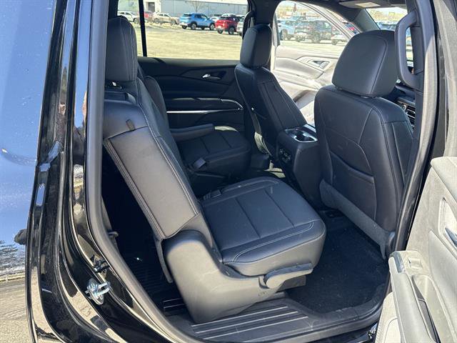 Used 2025 Chevrolet Traverse LT w/ Driver Confidence Package image 54