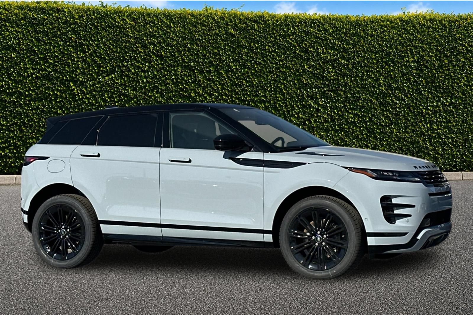 New 2026 Land Rover Range Rover Evoque Dynamic SE AWD/4WD image 7